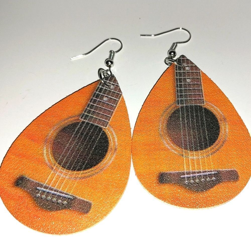 Hand crafted dangle earrings - Picture 4 of 7